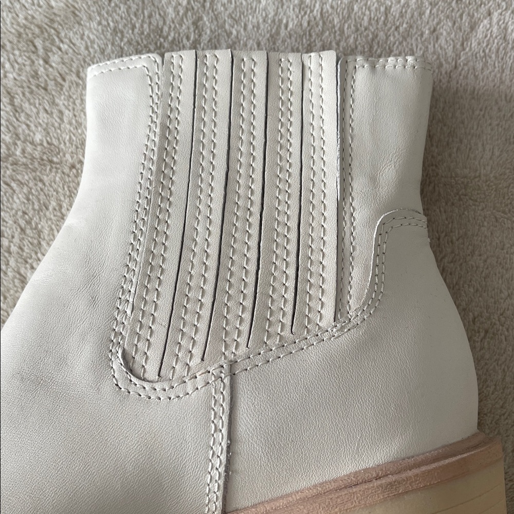 NWOB Dolce Vita Cream Chunky Heal Boot SZ 9.5 - Picture 8 of 10